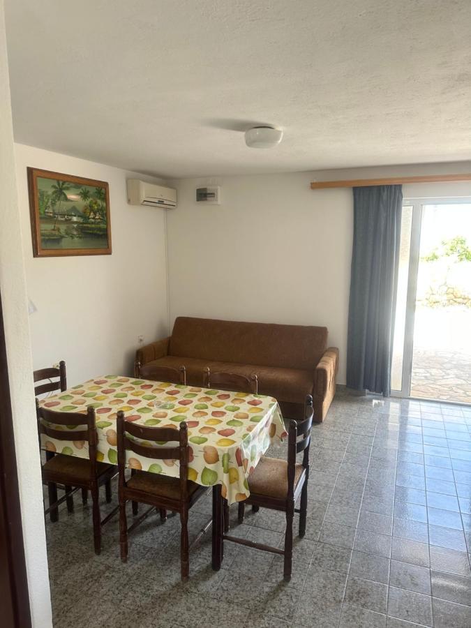 Apartmani Marko Novalja Exterior photo